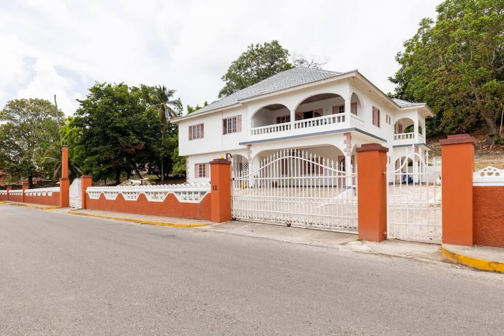 Shaw Park Gem Apt 12A Ocho Rios Luaran gambar